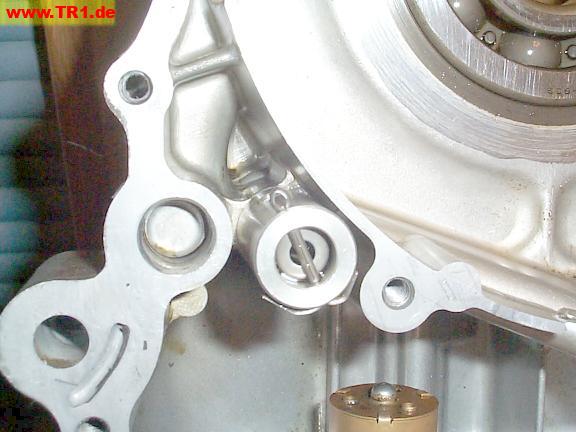 Oil pressure release valve
