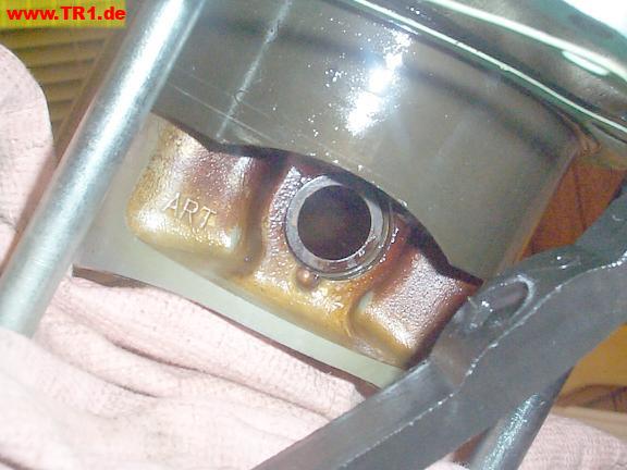 front piston pin