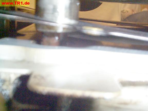 front head dowel, near cyl
