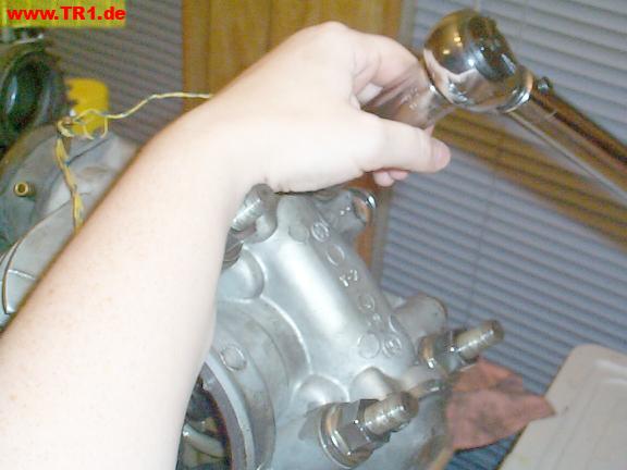 front head nuts, torqueing