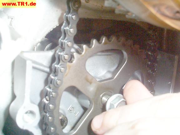 oil pump sprocket, bolt install