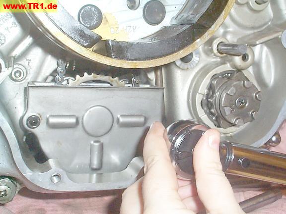 oil pump sprocket cover install
